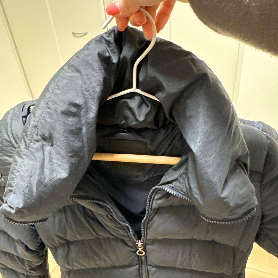 美品 TATRAS ダウン サイズ3 ネイビー ポリテアマ