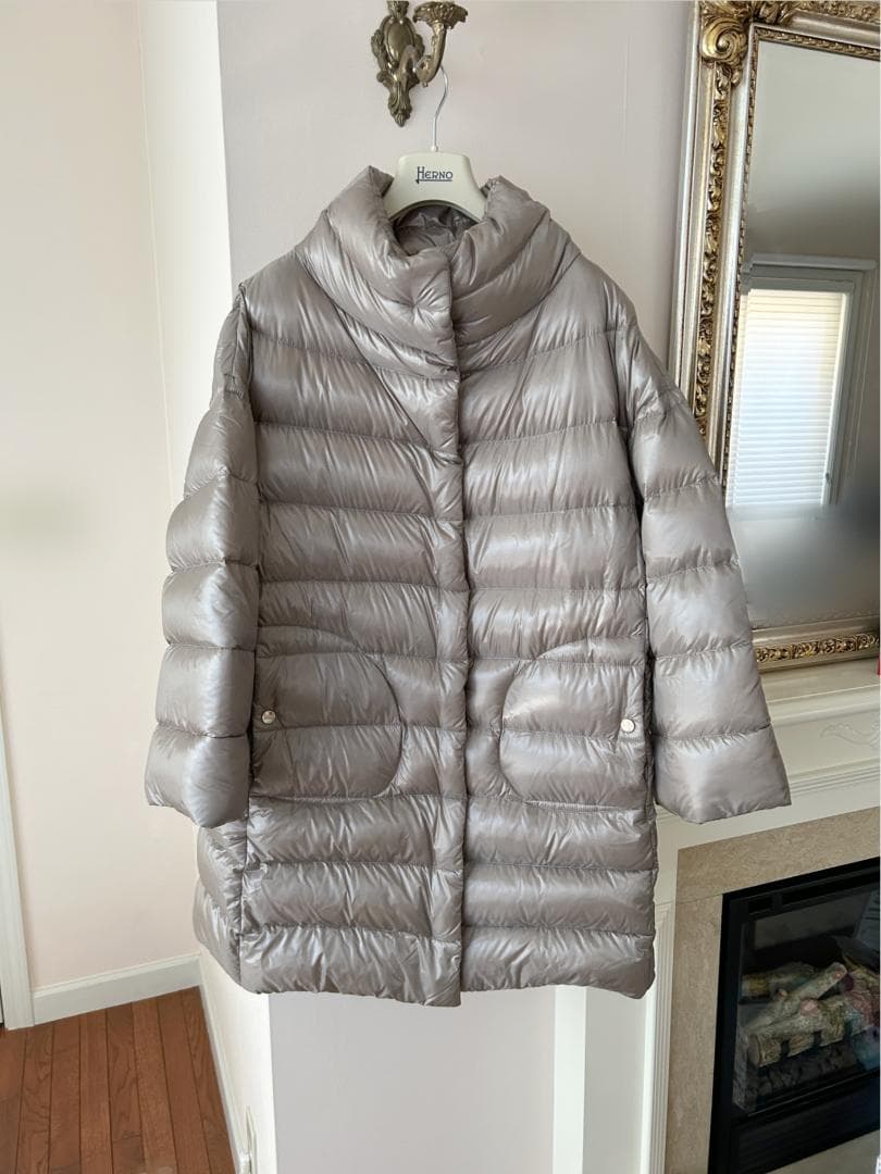 未使用 Herno ヘルノ ダウンコート ダウン90% サイズ42