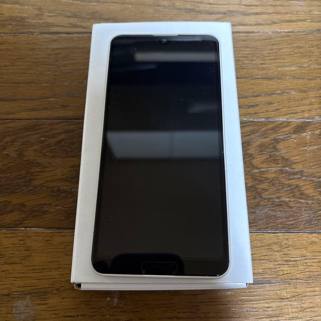 SHARP AQUOS wish SH-M20 アイボリー（W） 専用カバー付き