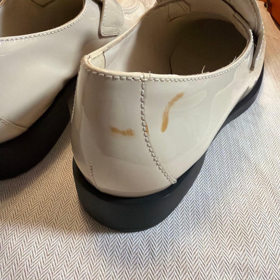 新品　PRADA ホワイトエナメルシューズ