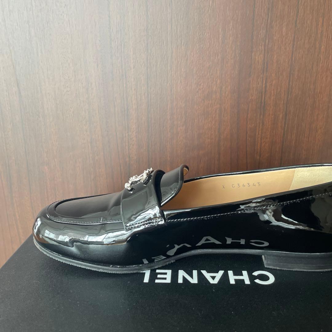 meruシャネル　パテントローファー　37.5センチ