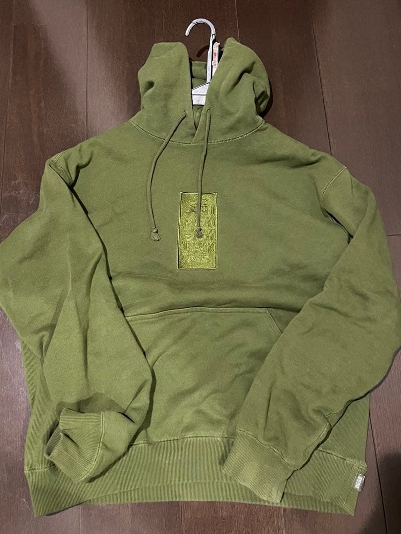 black eye patch パーカー　M