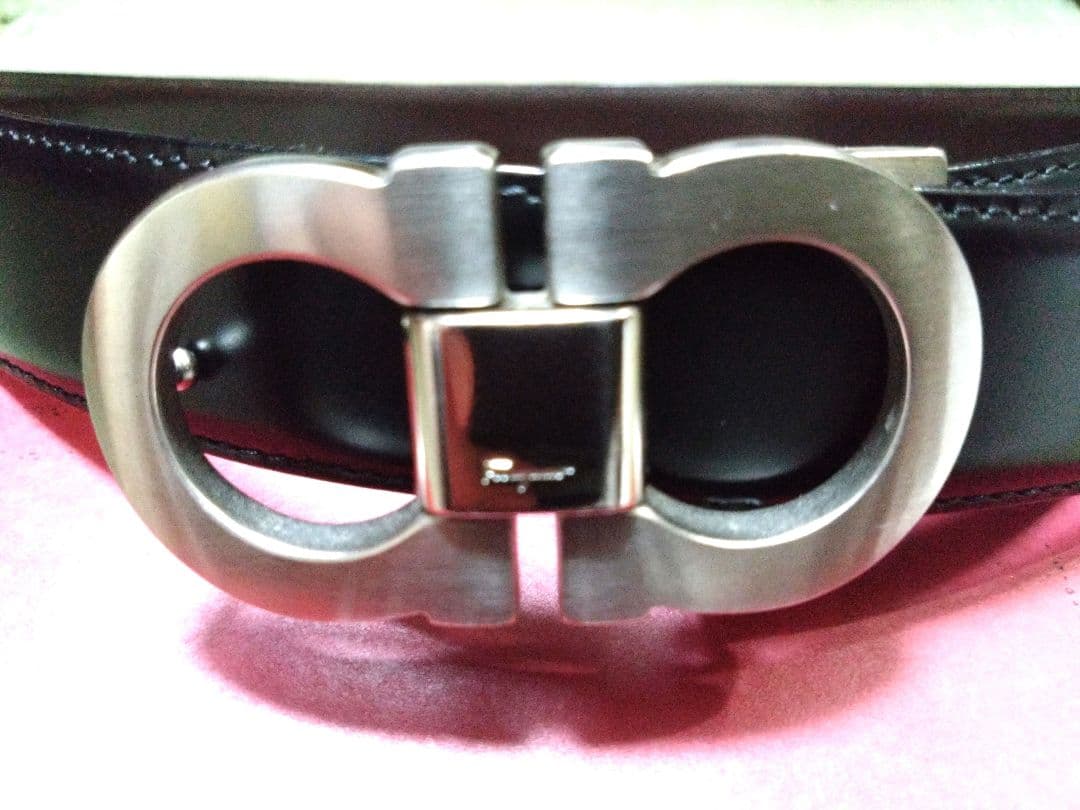 【Salvatore　Ferragamo】