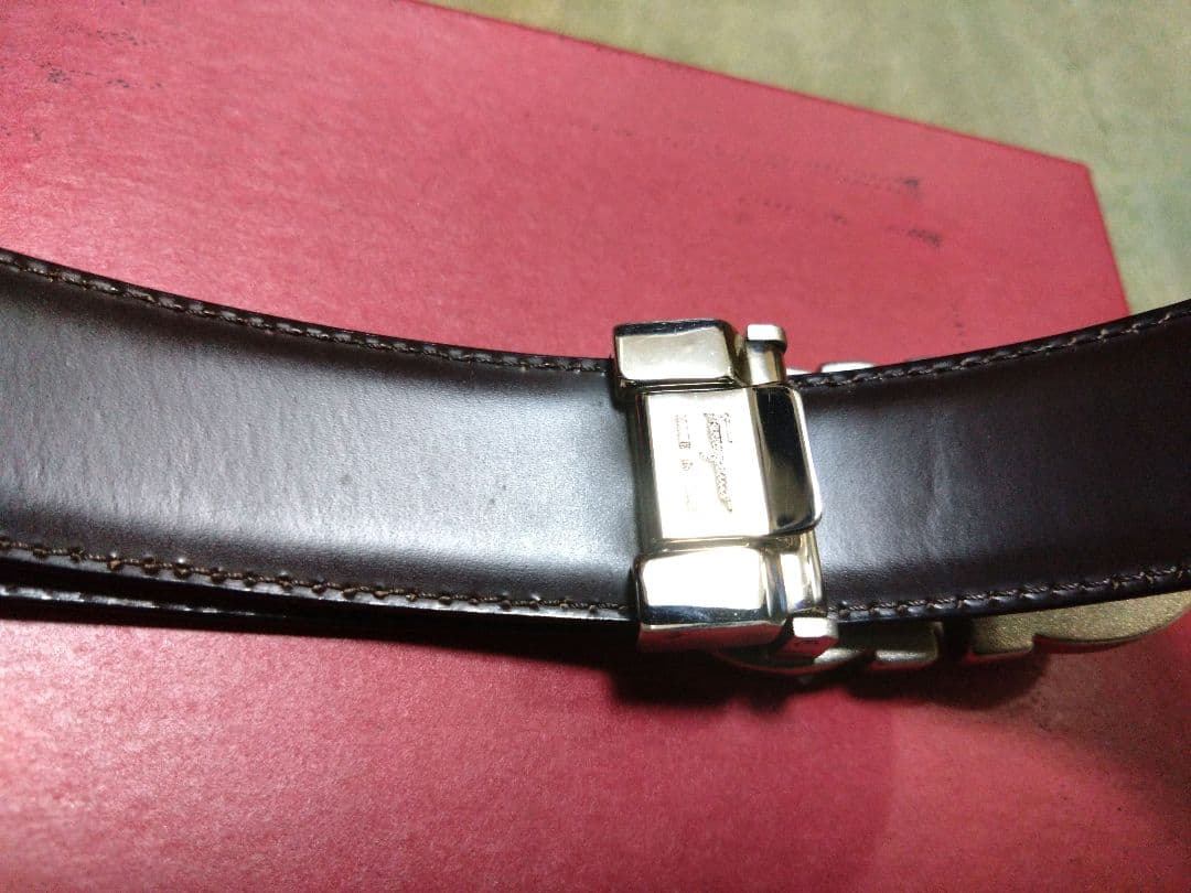 【Salvatore　Ferragamo】