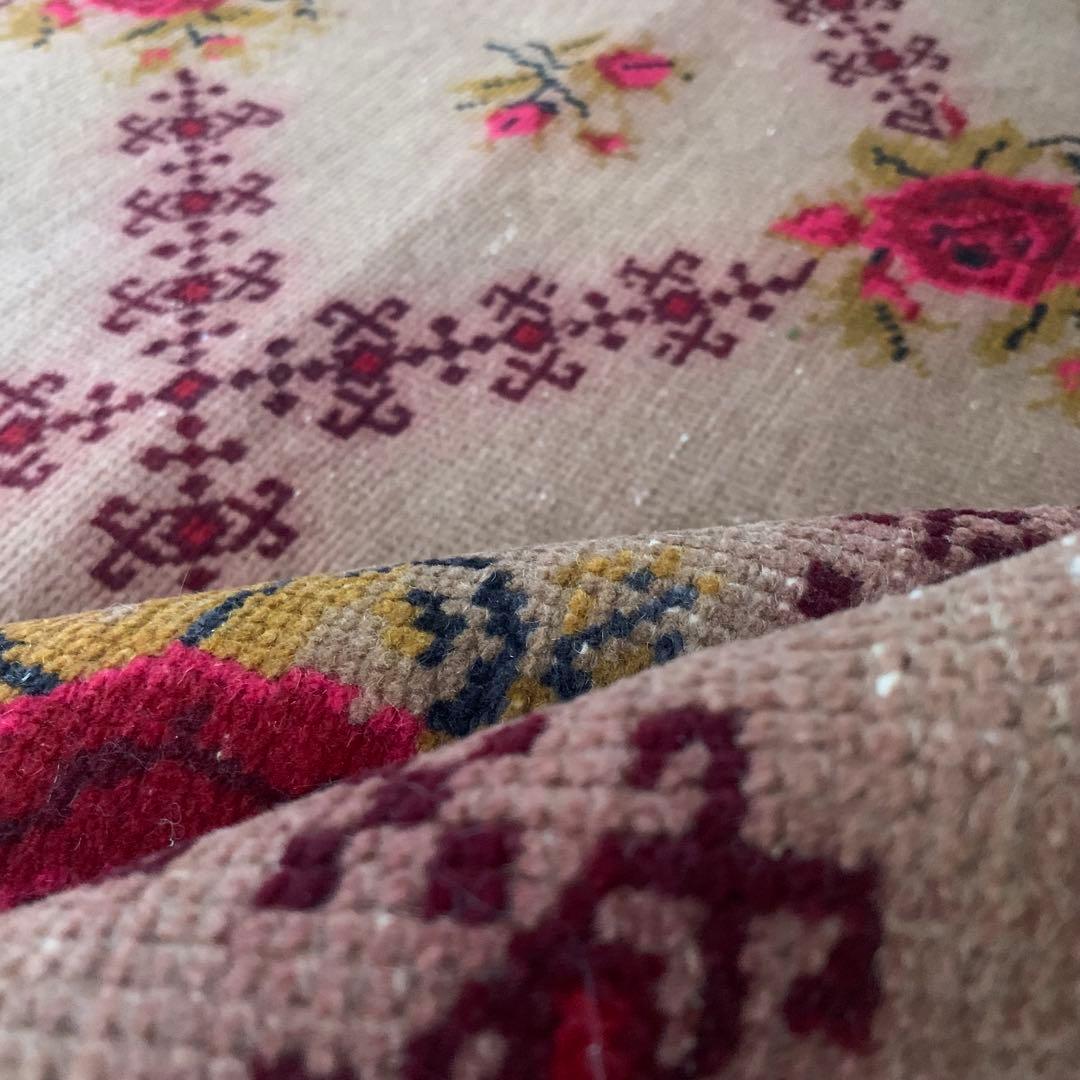 訳あり　超レア　トルコヴィンテージラグ　ローズ　206×113 薔薇　トルコラグ