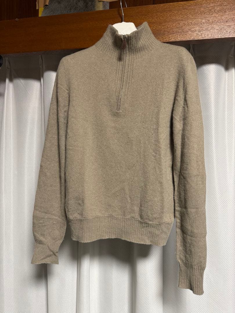 HERMES ベージュ ハイネック ジップアップセーター