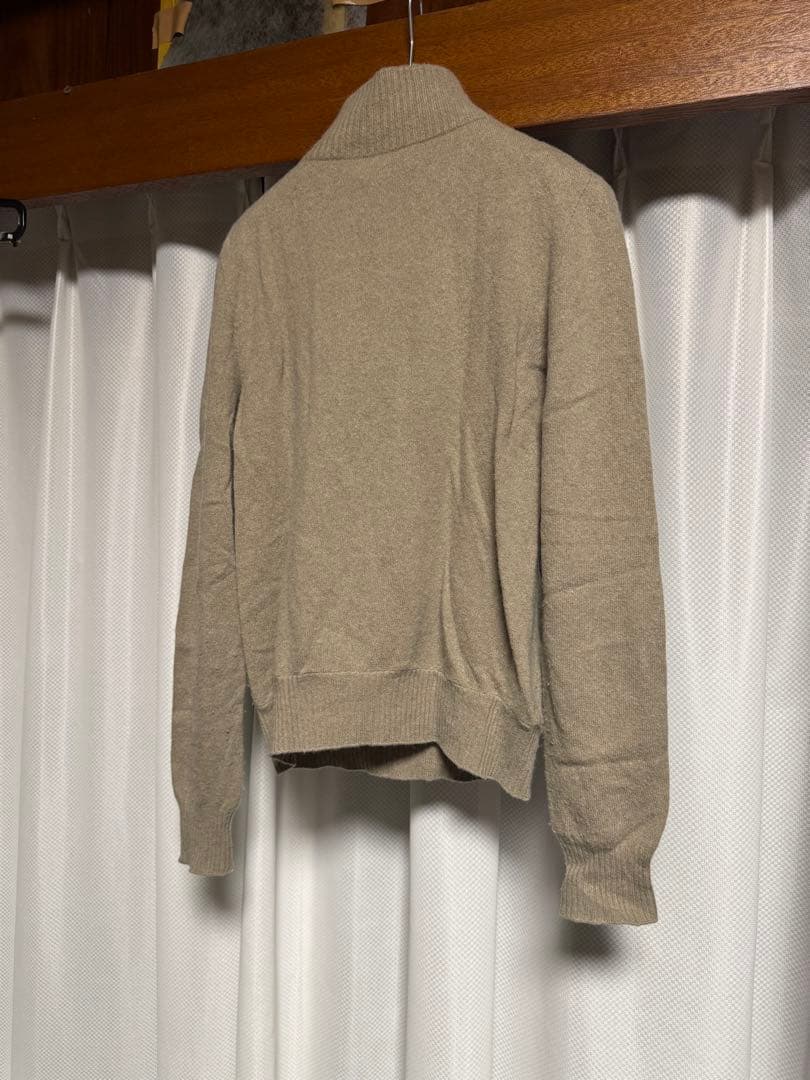 HERMES ベージュ ハイネック ジップアップセーター