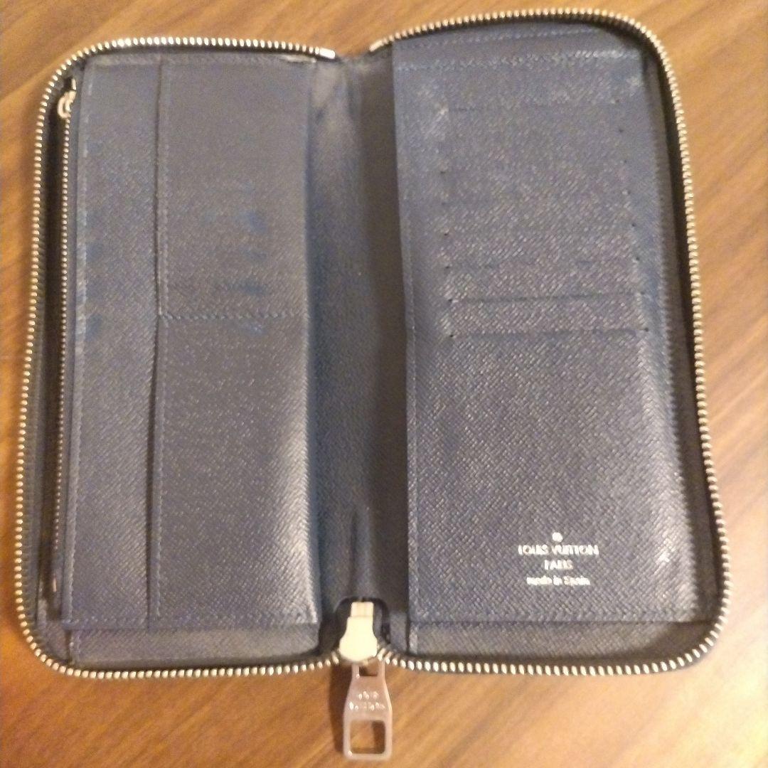 ルイ・ヴィトンのジッピーウォレット