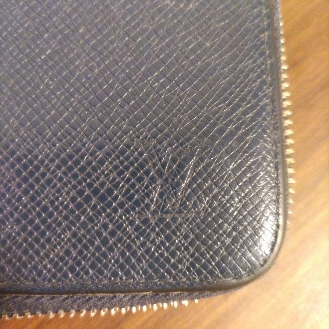 ルイ・ヴィトンのジッピーウォレット