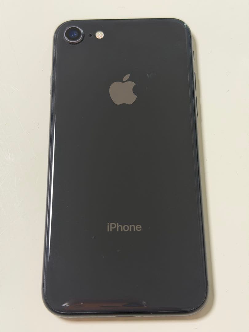 【極美品！】【バッテリー83%】iPhone 8 128GB ブラック