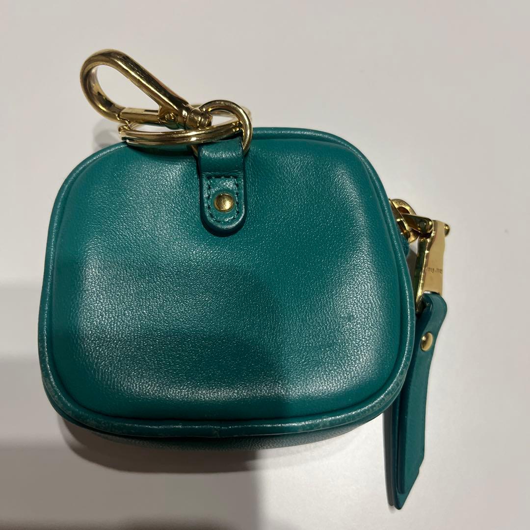 miumiu AirPodsケース