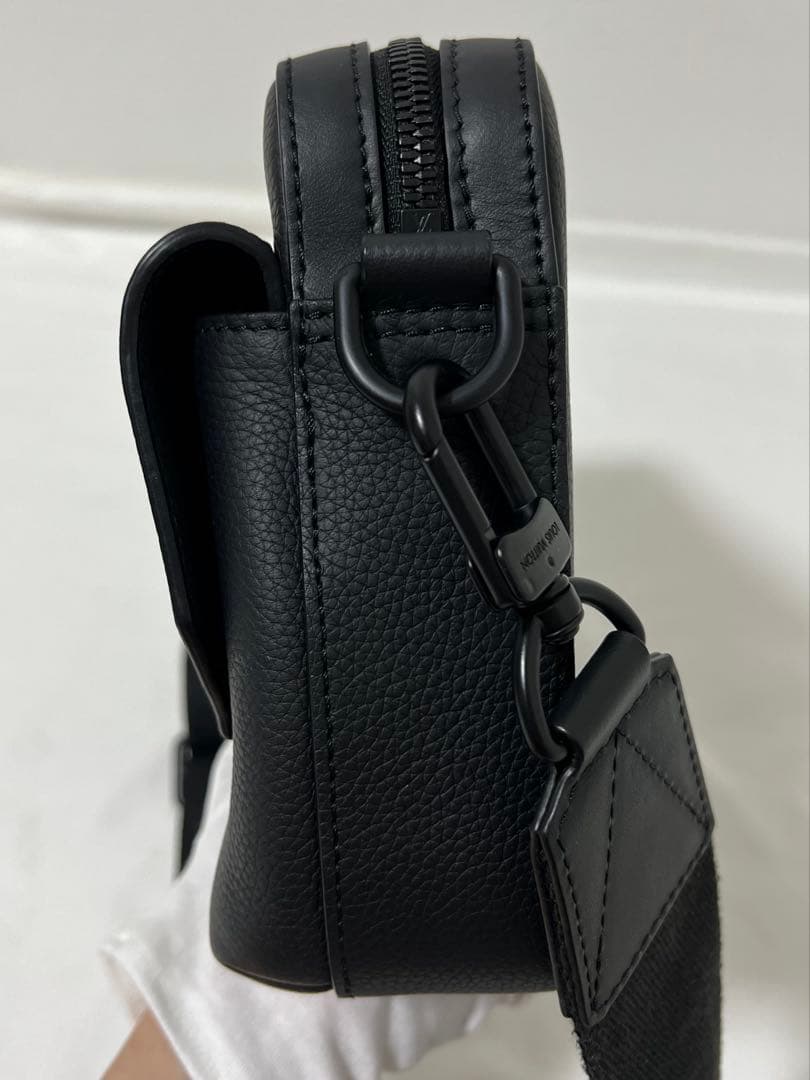 LOUIS VUITTON アエログラム ファストラインメッセンジャー