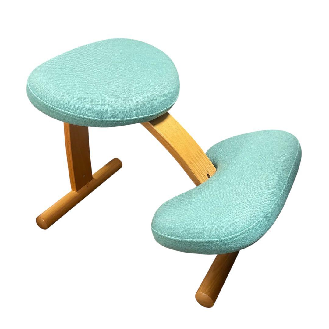 リボ社　バランスチェア　座面カバー付き　姿勢が良くなる椅子　バランスイージー