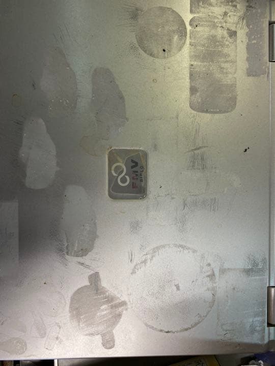 DELLノートパソコンともう一つ付けます。