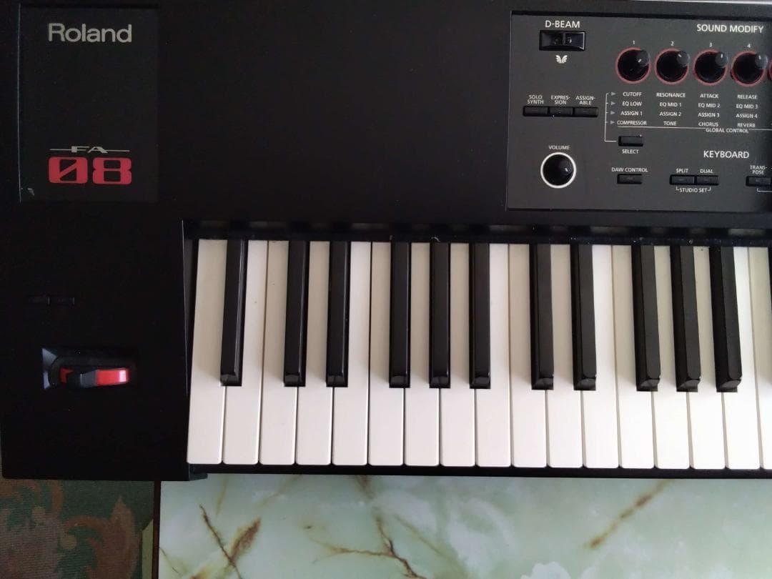 Roland FA-08 シンセサイザー 88鍵盤