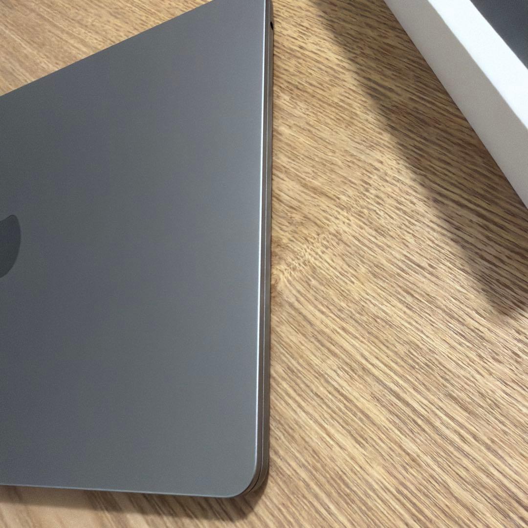 MacBook Air M2 13.6 8GB/256GB スペースグレイ
