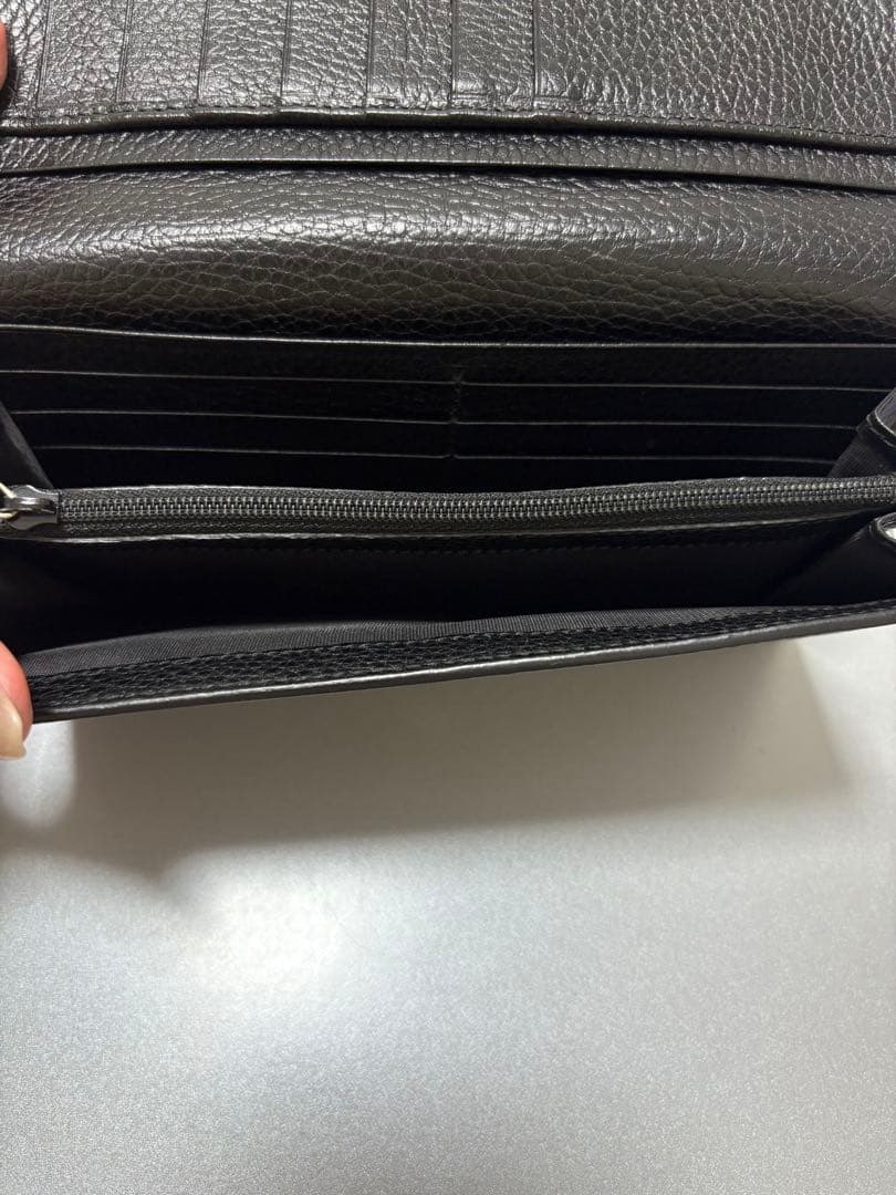 GUCCI グッチ黒 レザー 長財布 金色ロゴ