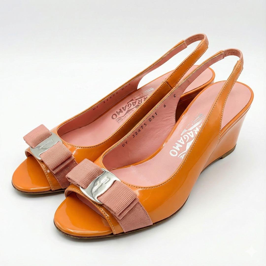 【箱・保存袋付】フェラガモ ヴァラ エナメル サンダル オレンジ ピンク 6C