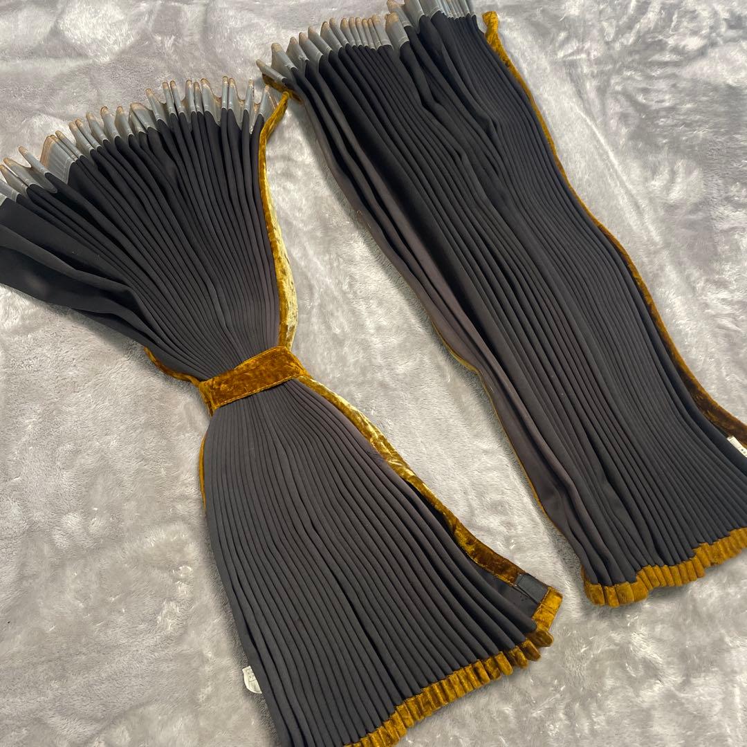 金華山　チンチラ　仮眠カーテン　ゴールド。デコトラ　トラック