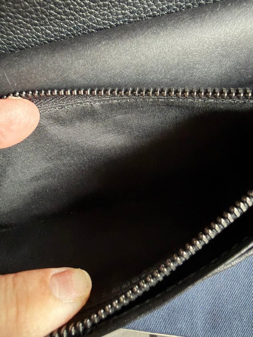 Dior バーティカルメンズ長財布　グラビティレザー