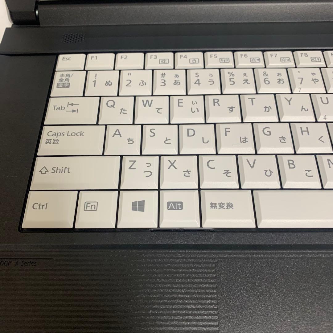 富士通 LIFEBOOKA576/R i5-6300U SSD128 Win11