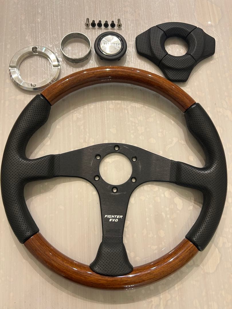 momo FIGHTER EVOステアリングホイール ハンドル ウッドコンビ