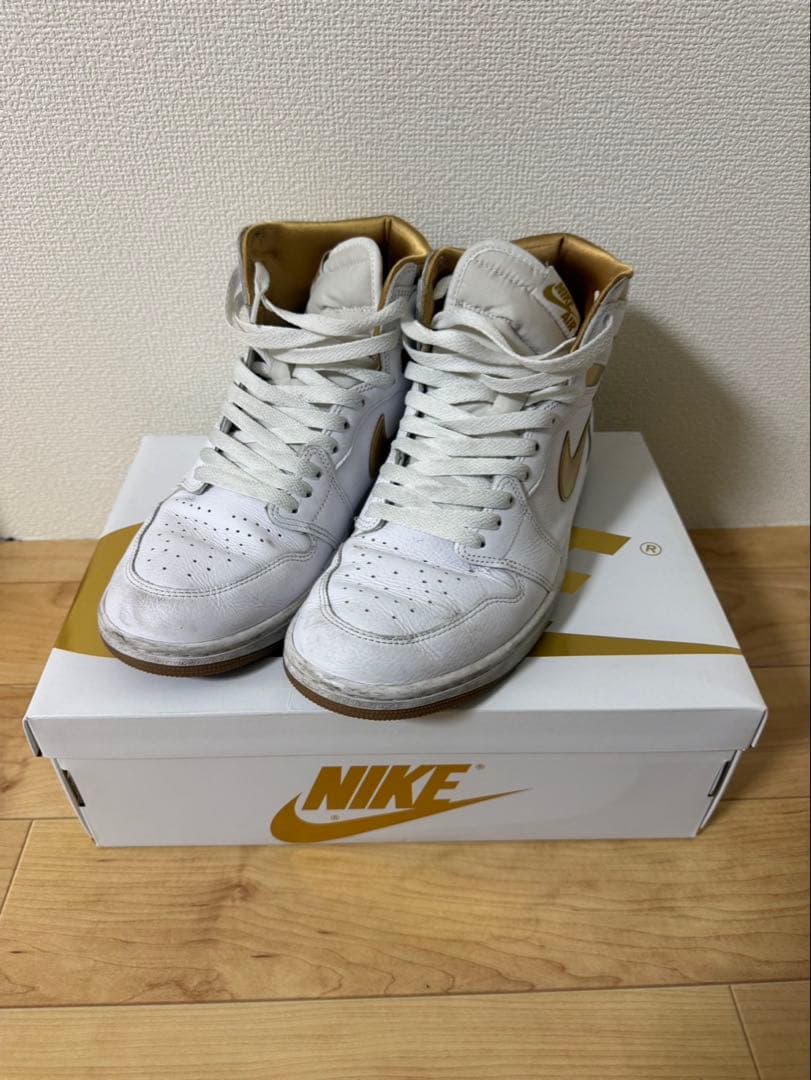 Nike Air Jordan 1 ホワイト/ゴールド