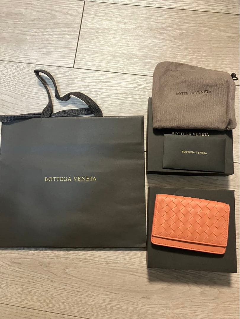 未使用Bottega Veneta オレンジ 二つ折り名刺入れ