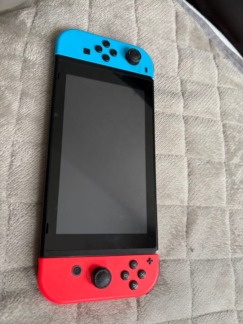 Switch本体　箱無し　後ろの立てかけるとこが取れています