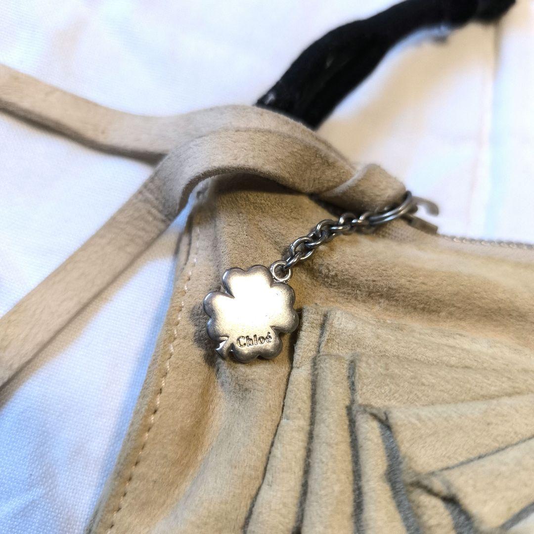 Chloe　クロエ　ベージュスエードバッグ　クローバーチャーム