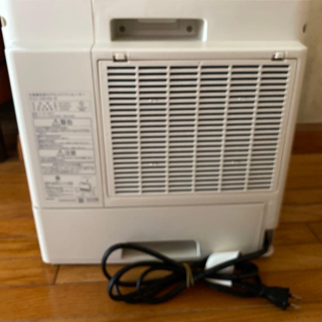 極美品　IRIS OHYAMA セラミックファンヒーター PCH-HM12B-W