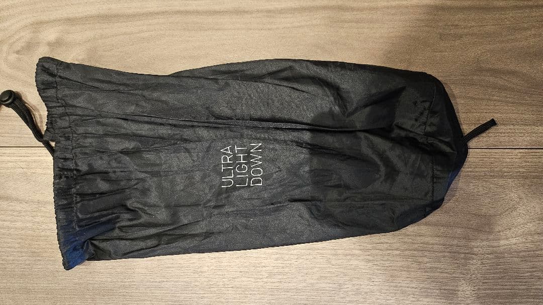 ウルトラライトダウンロングコート ブラック　ユニクロ　L