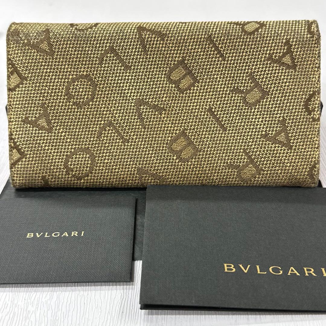 新品同様‼️ ブルガリ　BVLGARI 財布　二つ折り　長財布　ロゴマニア