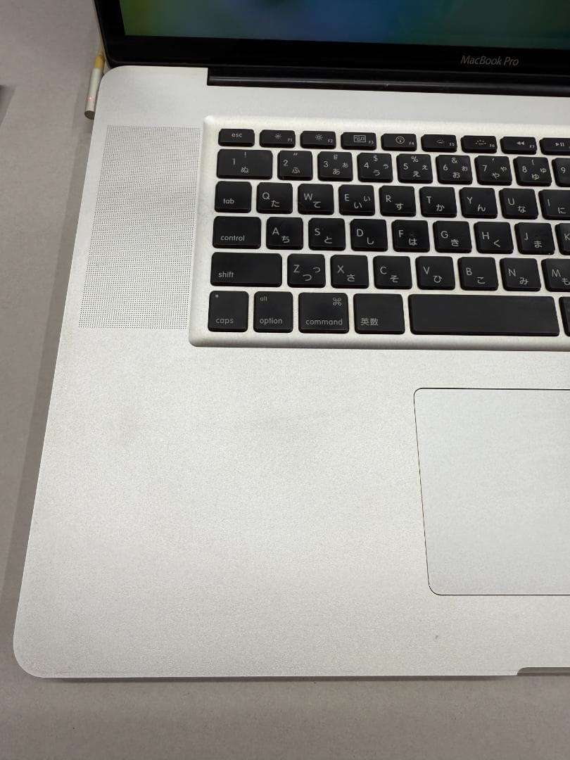 MacBook Pro 17インチ　DVDドライブ、ハードディスク無し　中古品