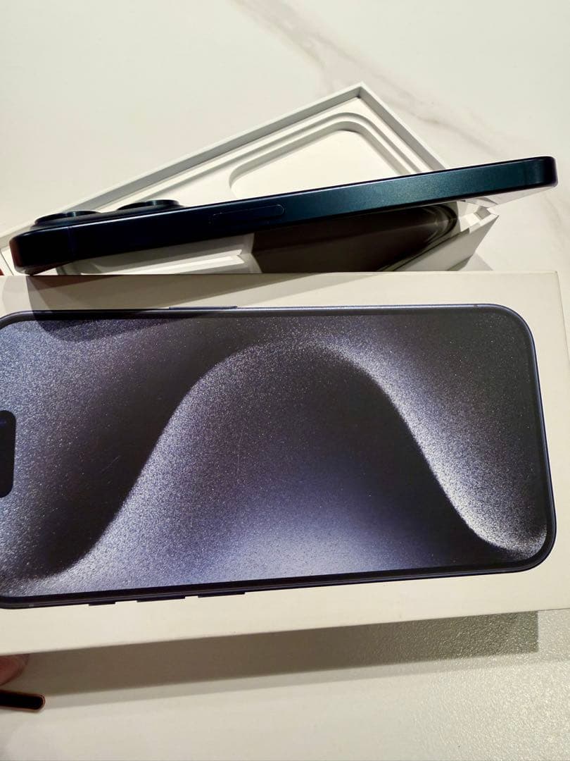 Apple iPhone 15 Pro 1TB ブルーチタニウム 本体