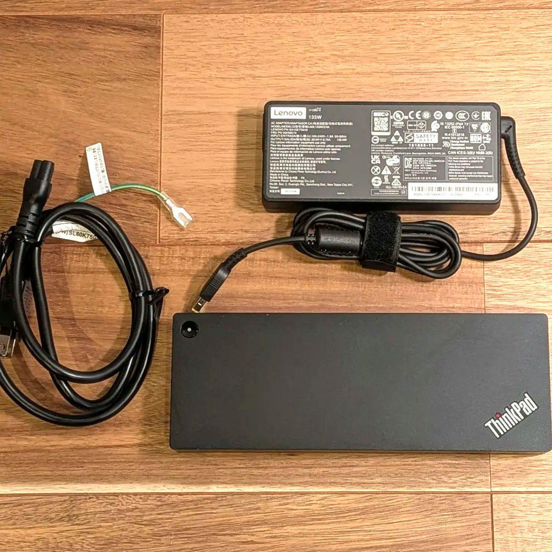 美品　ThinkPad Universal Thunderbolt 4 Dock