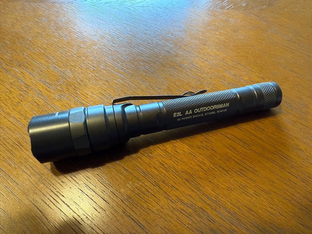 SUREFIRE E2L AA-A OUTDOORSMAN 懐中電灯