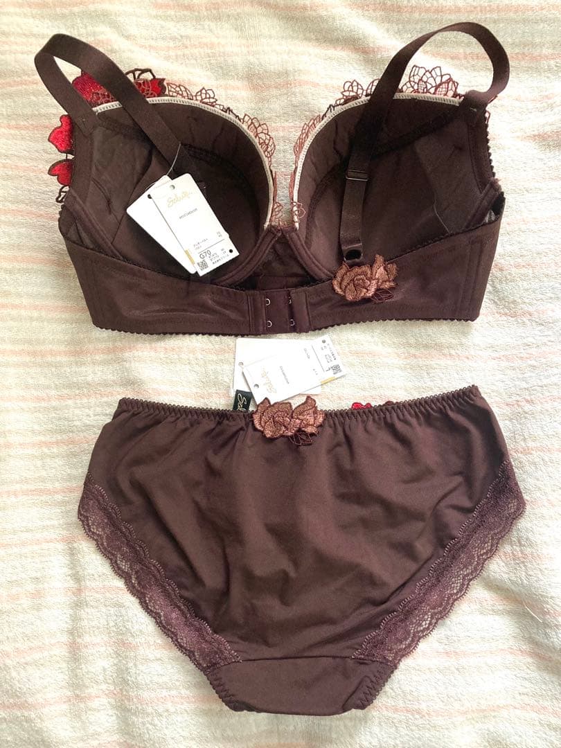 ★salute サルート上下2個セット　G70&Lサイズ　76G 56G