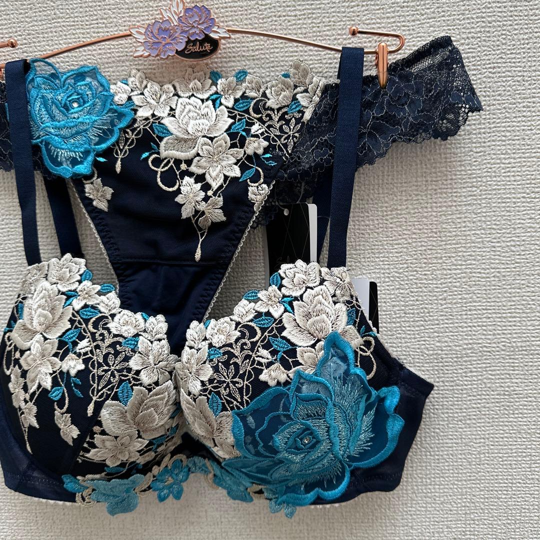 サルート 16G 白雪姫☆新品☆ブラD75☆ソングL☆最新作☆ネイビー
