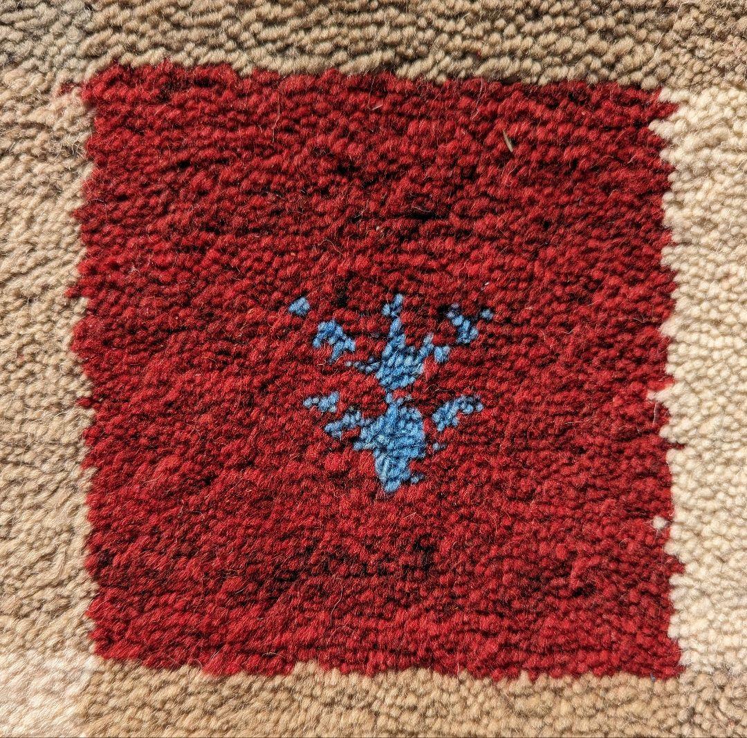 新品未使用　ギャッベ　ペルシャ絨毯　182 × 120cm　可愛い柄