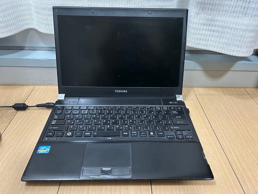 東芝dynabook R731 ノートパソコン ※マウス・ACアダプター付き