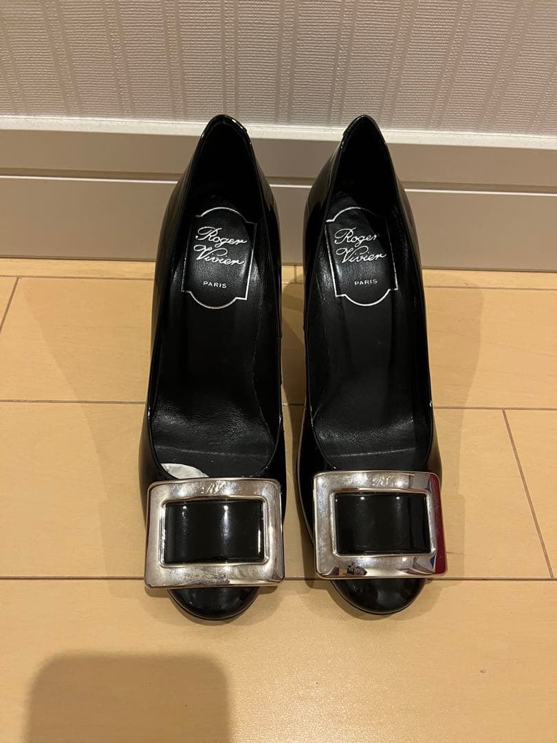 Roger Vivierロジェヴィヴィエブラックハイヒール バックル付きパンプス