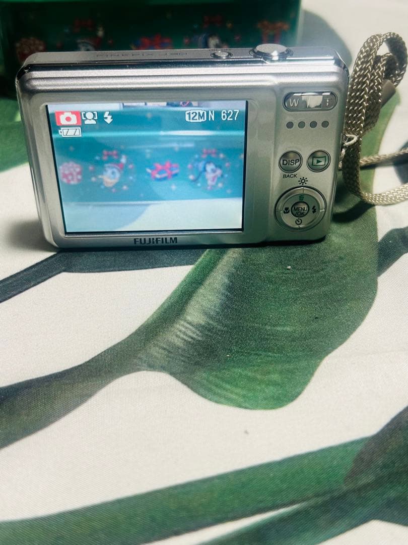 デジタルカメラ FUJIFILM FINEPIX J30