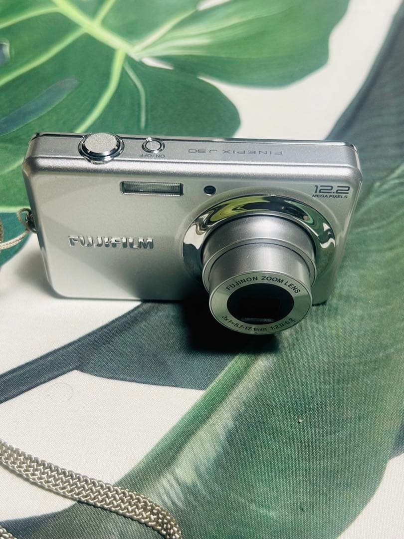 デジタルカメラ FUJIFILM FINEPIX J30