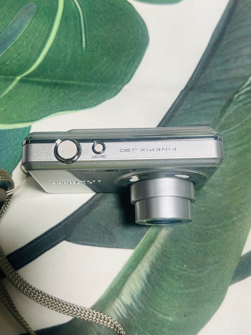 デジタルカメラ FUJIFILM FINEPIX J30