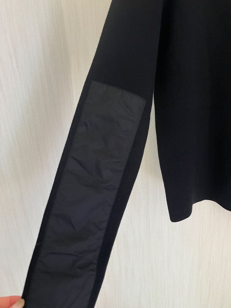 プラダ　黒ニット　50