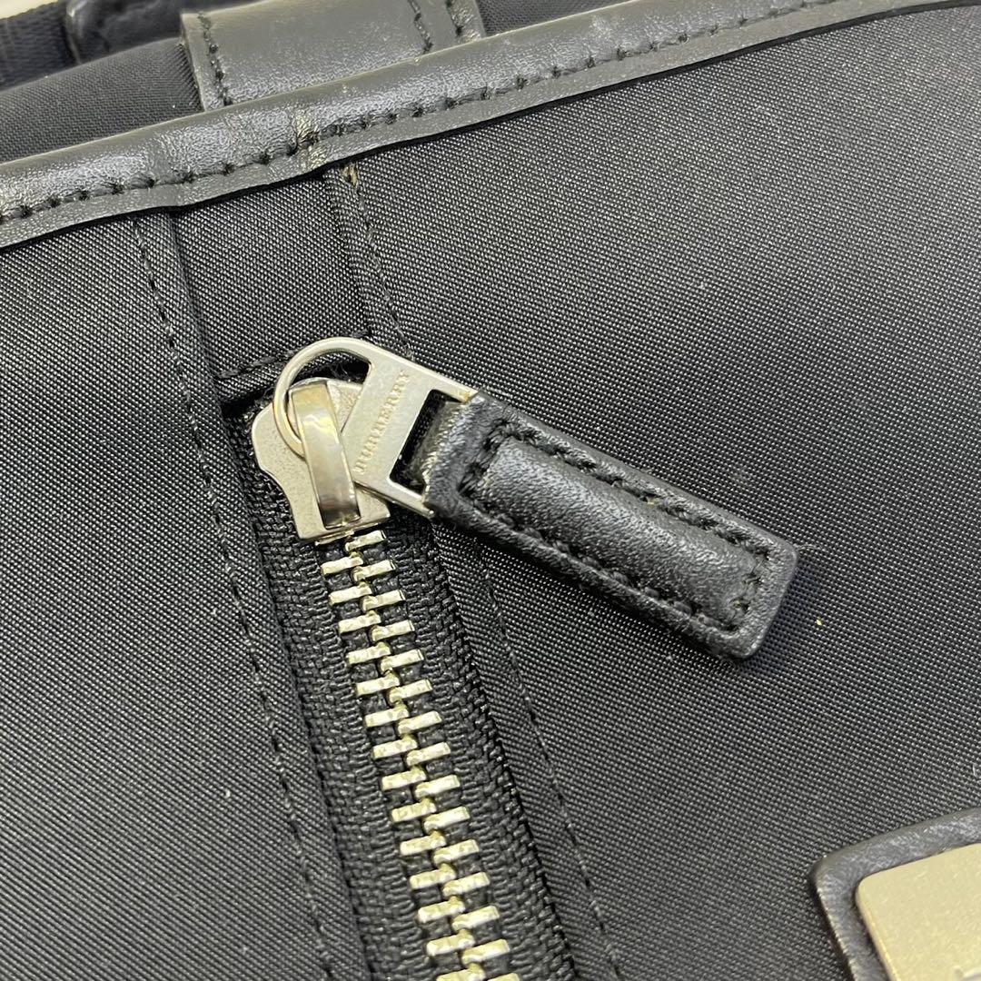 ☆バーバリー☆ショルダーバッグ メッセンジャーバッグ ナイロン レザー