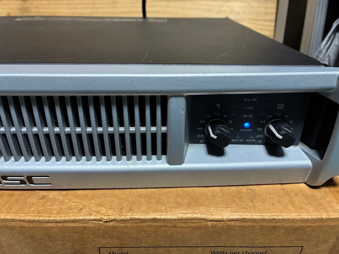 QSC PLX 2502 パワーアンプ