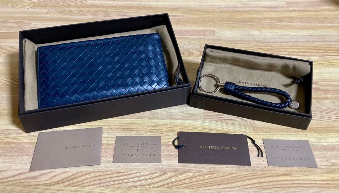 ボッテガ・ヴェネタ 長財布 キーリング ネイビー