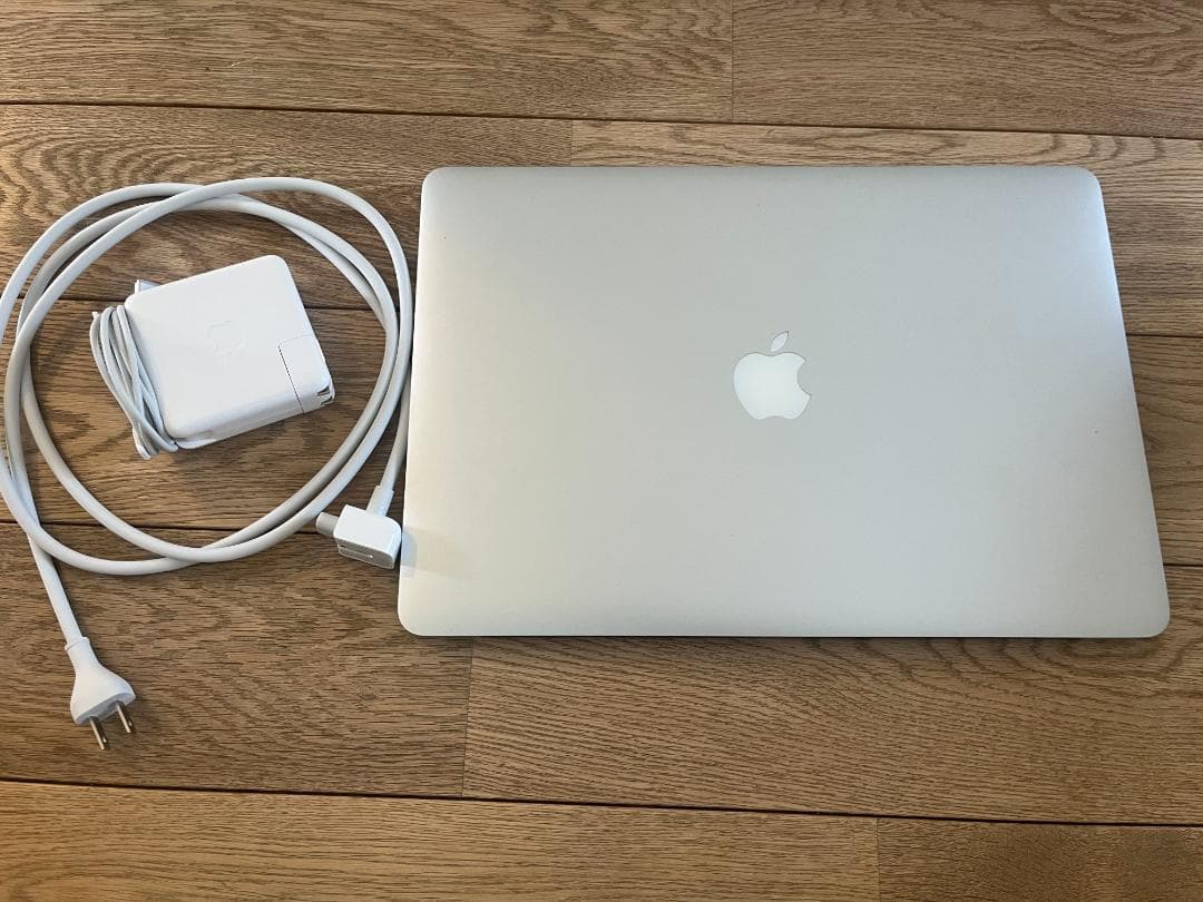 【格安　ジャンク出品】Apple MacBookPro 2015 本体 充電器